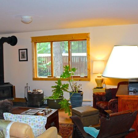 The Perch On Gabriola Bed and Breakfast Buitenkant foto